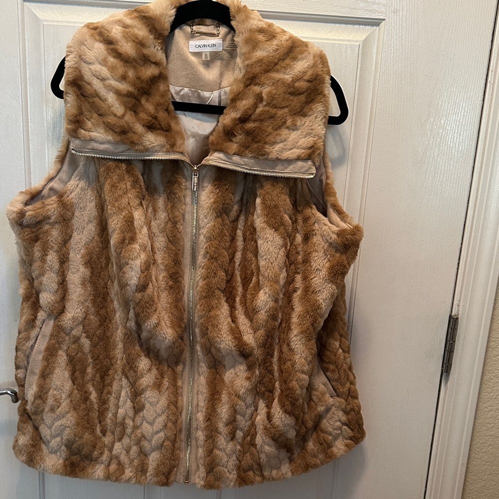 Calvin Klein Women's Plush Super Soft Faux Fur Vest - Brown & Tan